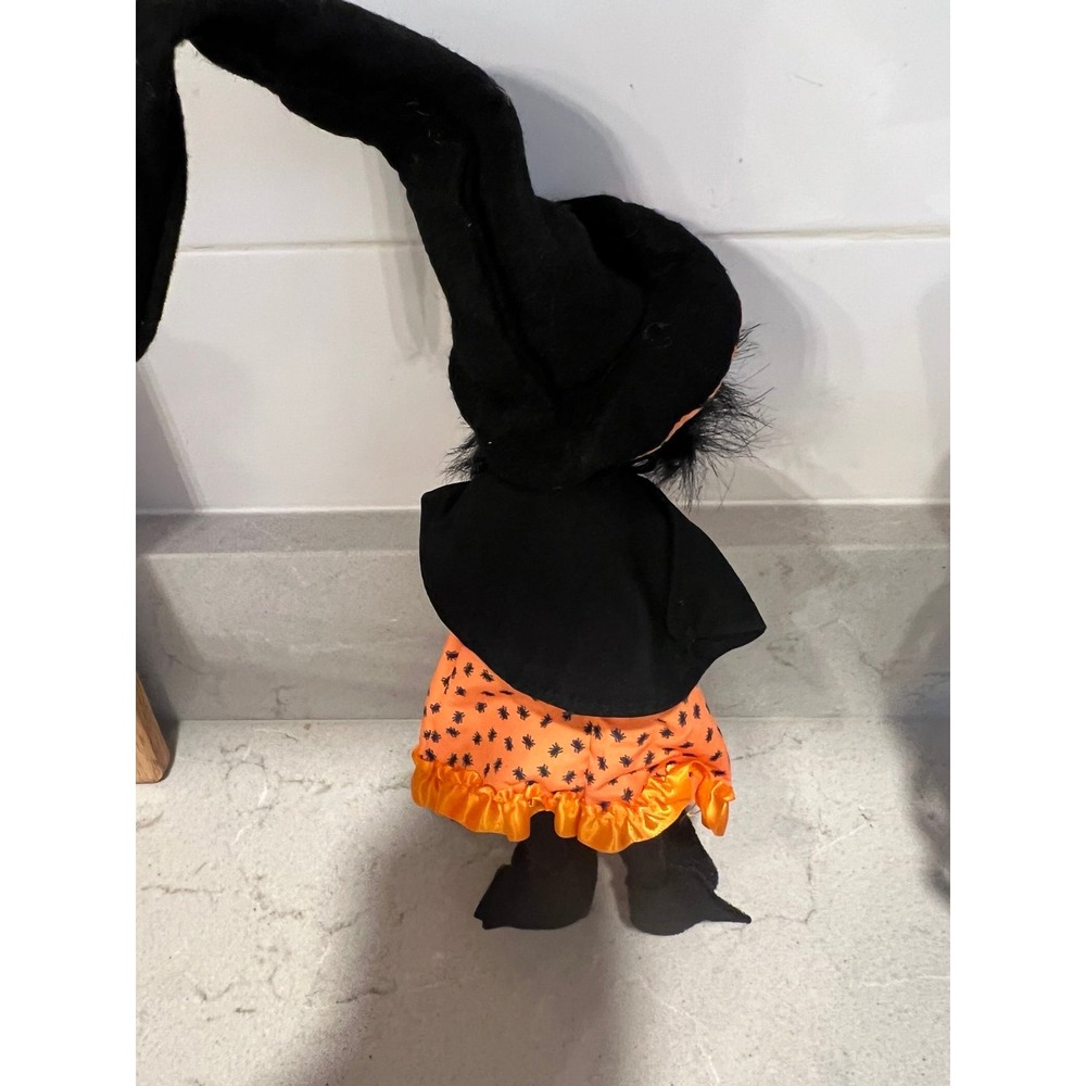 Annalee 2018 Spider Witch 9" Girl Orange Doll Broom Hat Halloween w/ Tag - NEW - Picture 4 of 4